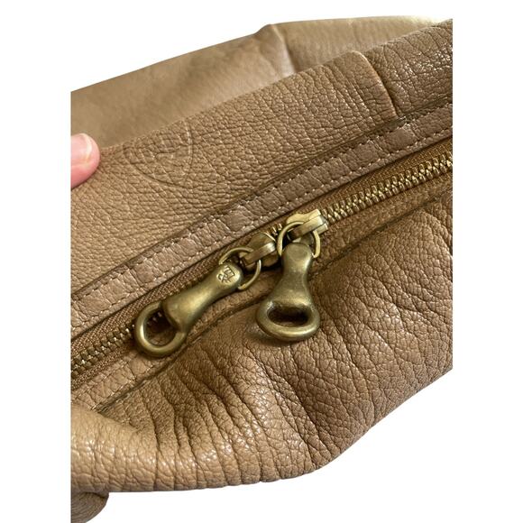 TOFF & LOADSTONE Leather Shoulder Bag Tan - Picture 5 of 12